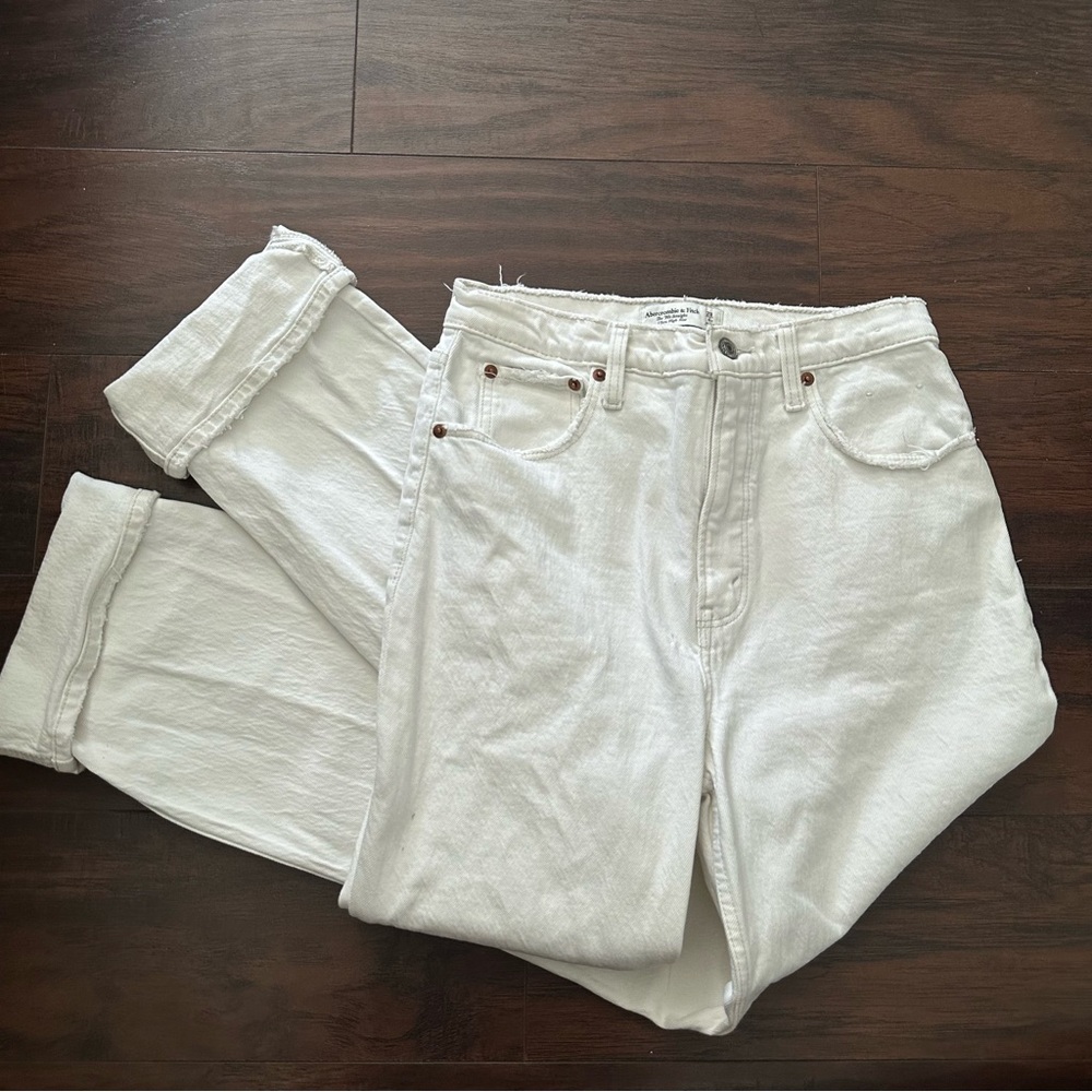 Abercrombie & Fitch Women's Straight Leg Jeans in White